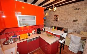 Charming Stone Apartment In The Heart Of Split